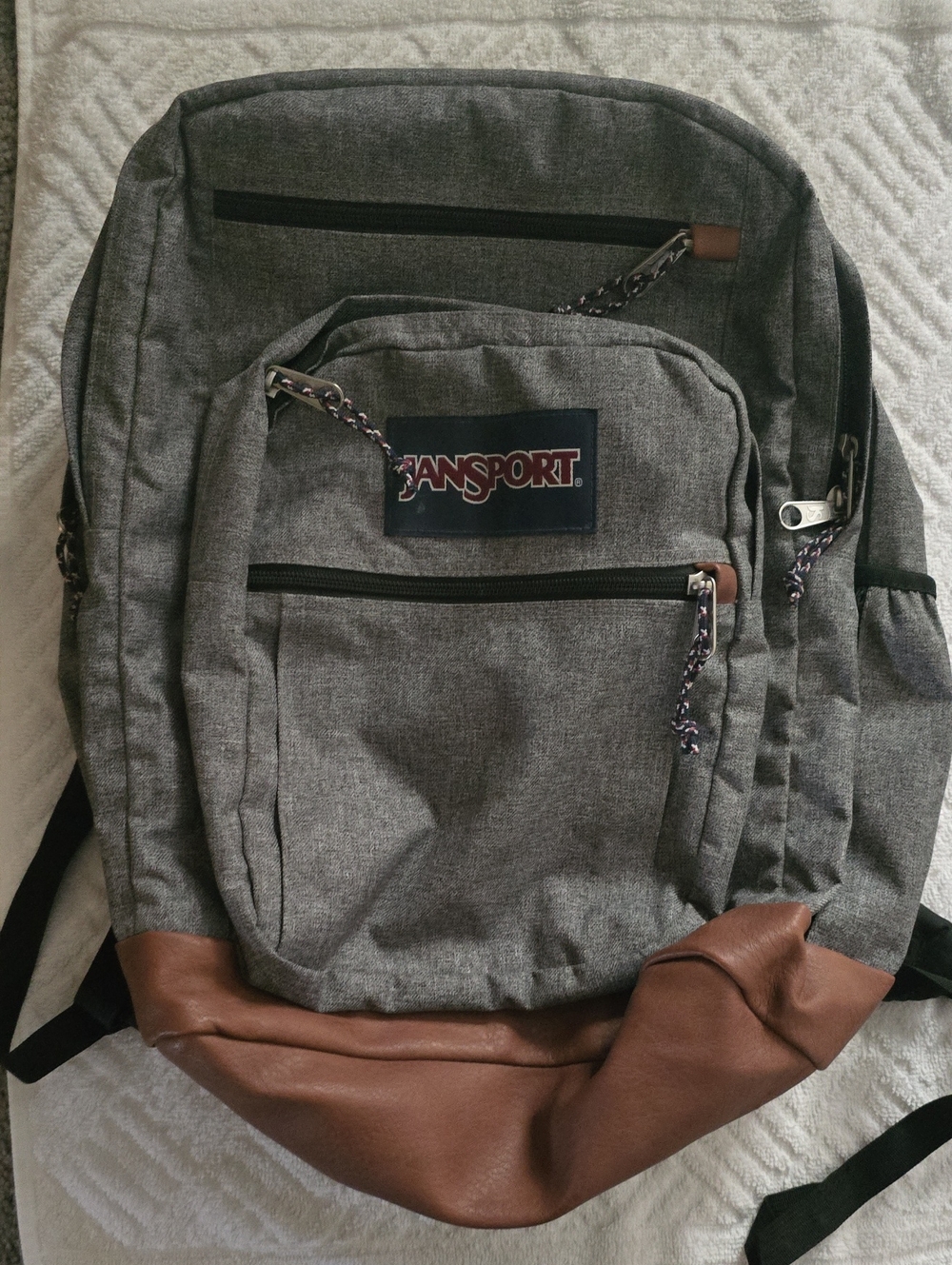 JanSport Men's Gray Backpack with Leather Base